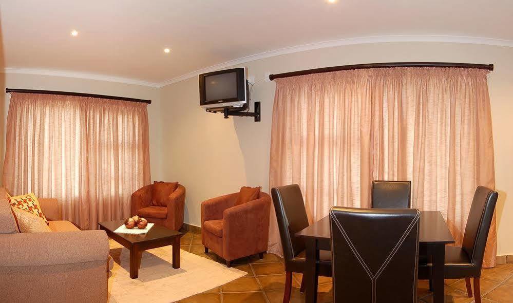 פורט אליזבת' Lalapanzi Guest Lodge מראה חיצוני תמונה