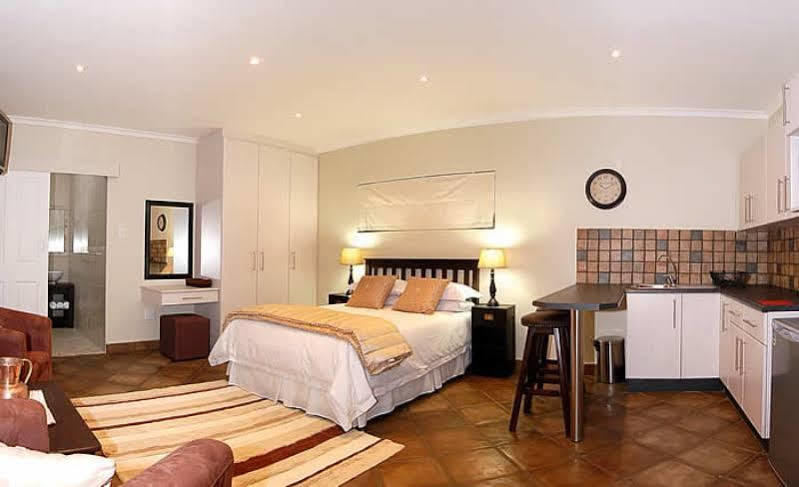 פורט אליזבת' Lalapanzi Guest Lodge מראה חיצוני תמונה